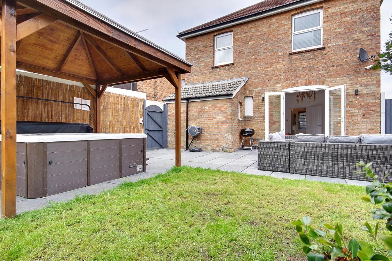 7 Palms Villa Bournemouth Exterior photo